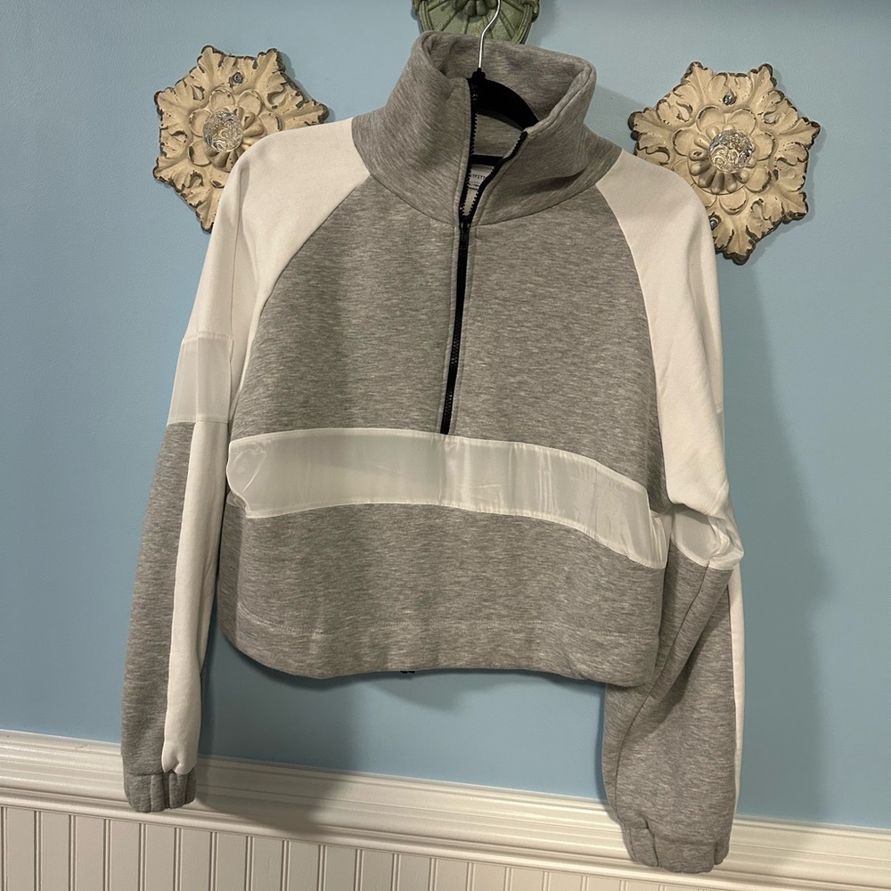 UO Cropped Quarter Zip Sweatshirt
